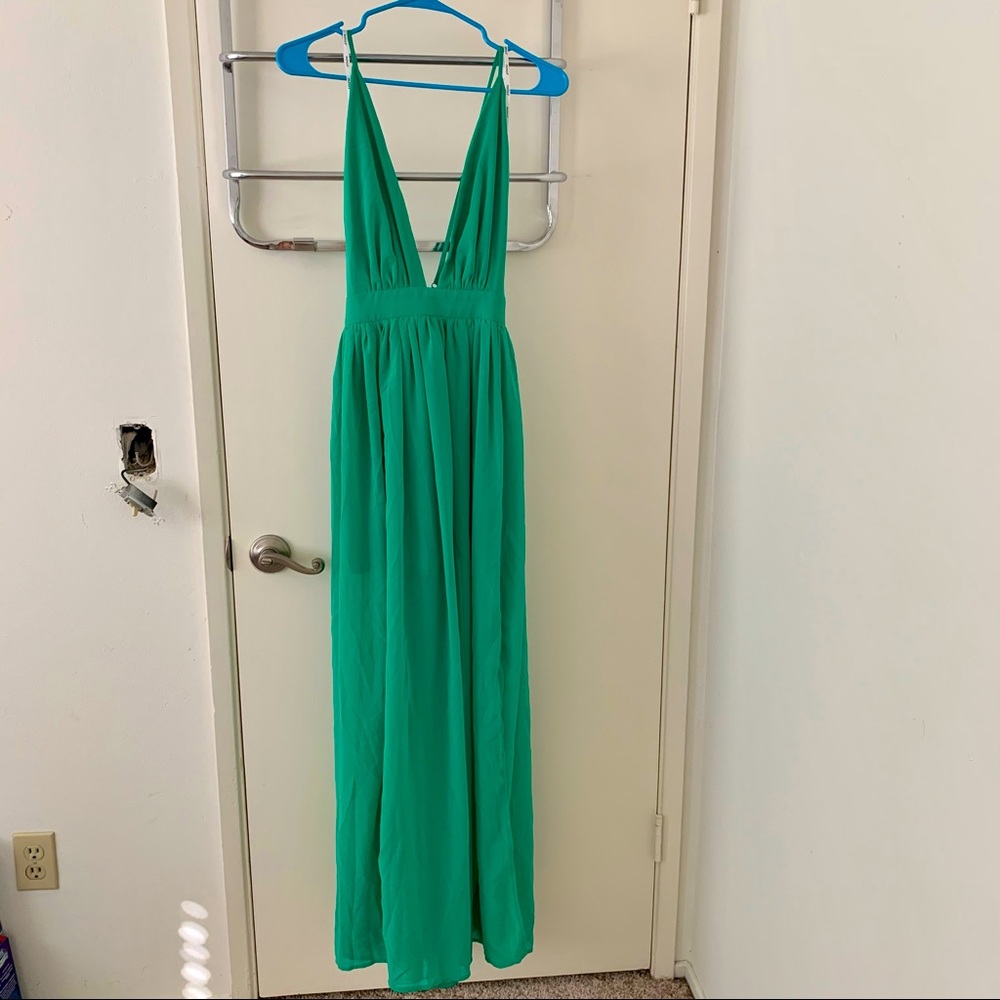 Backless maxi dress